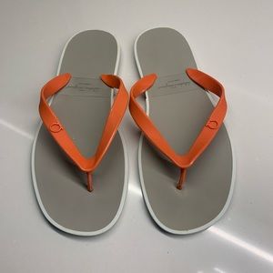 Salvatore Ferragamo Rubber Thong Sandals
in Orange for Men